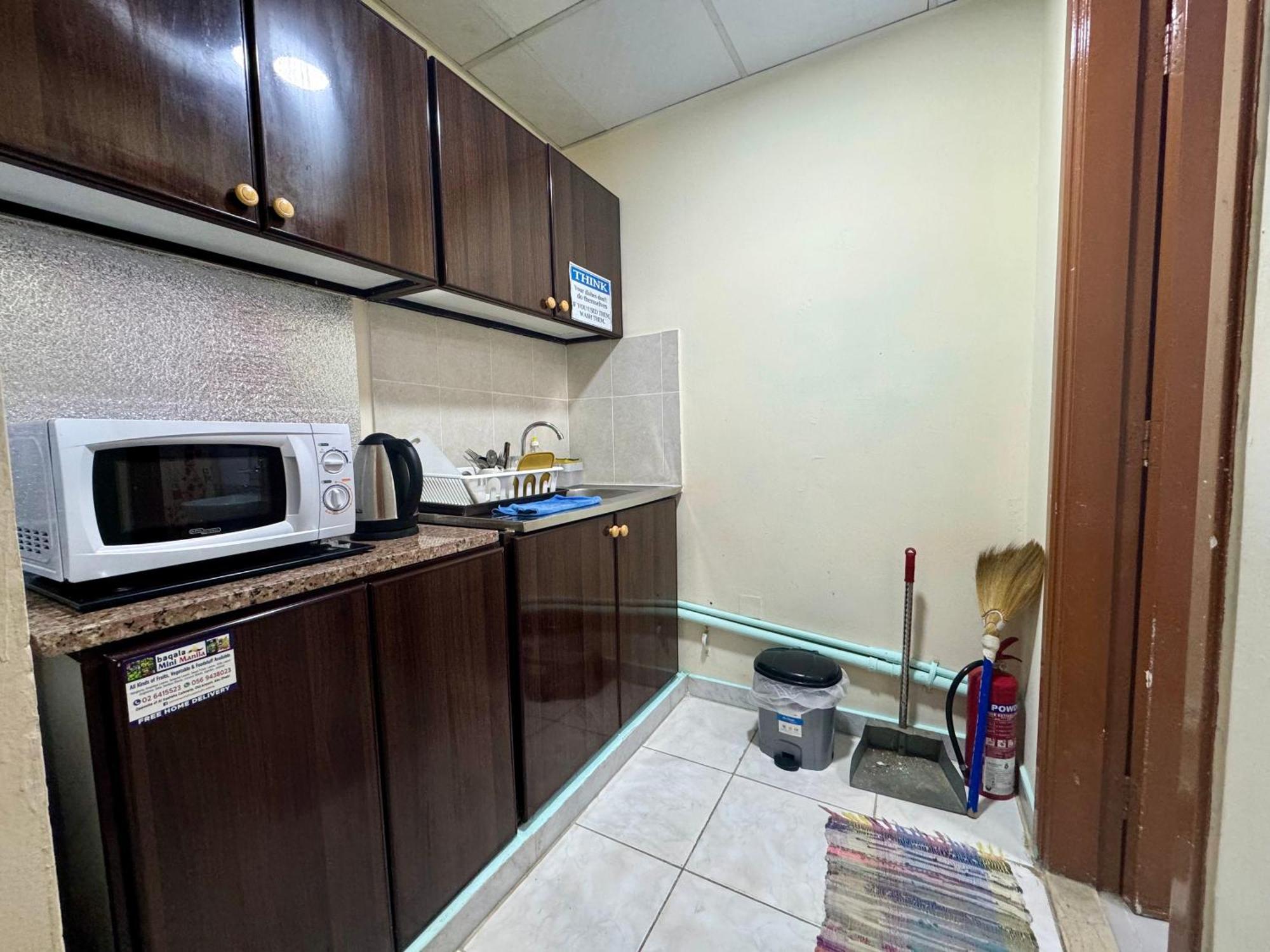 Homestay Backpacker's Bed - No Parking Abu Dhabi